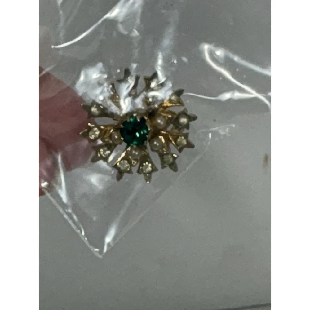 Vintage Coro Stardust Green Stone Faux Pearl Crystals Gold Tone Baroque Brooch